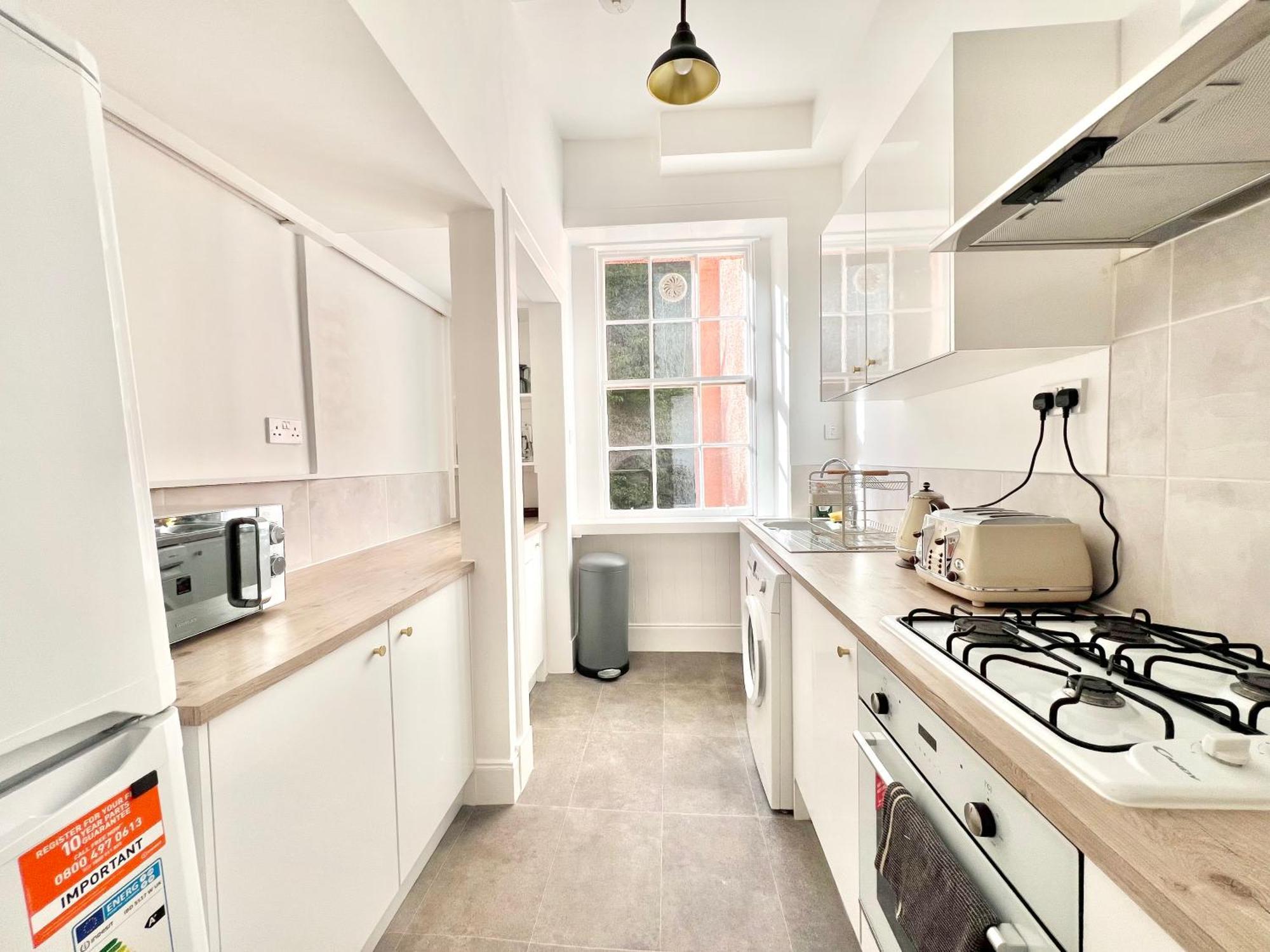 Bright Old Town City Centre Apartment Единбург Екстериор снимка