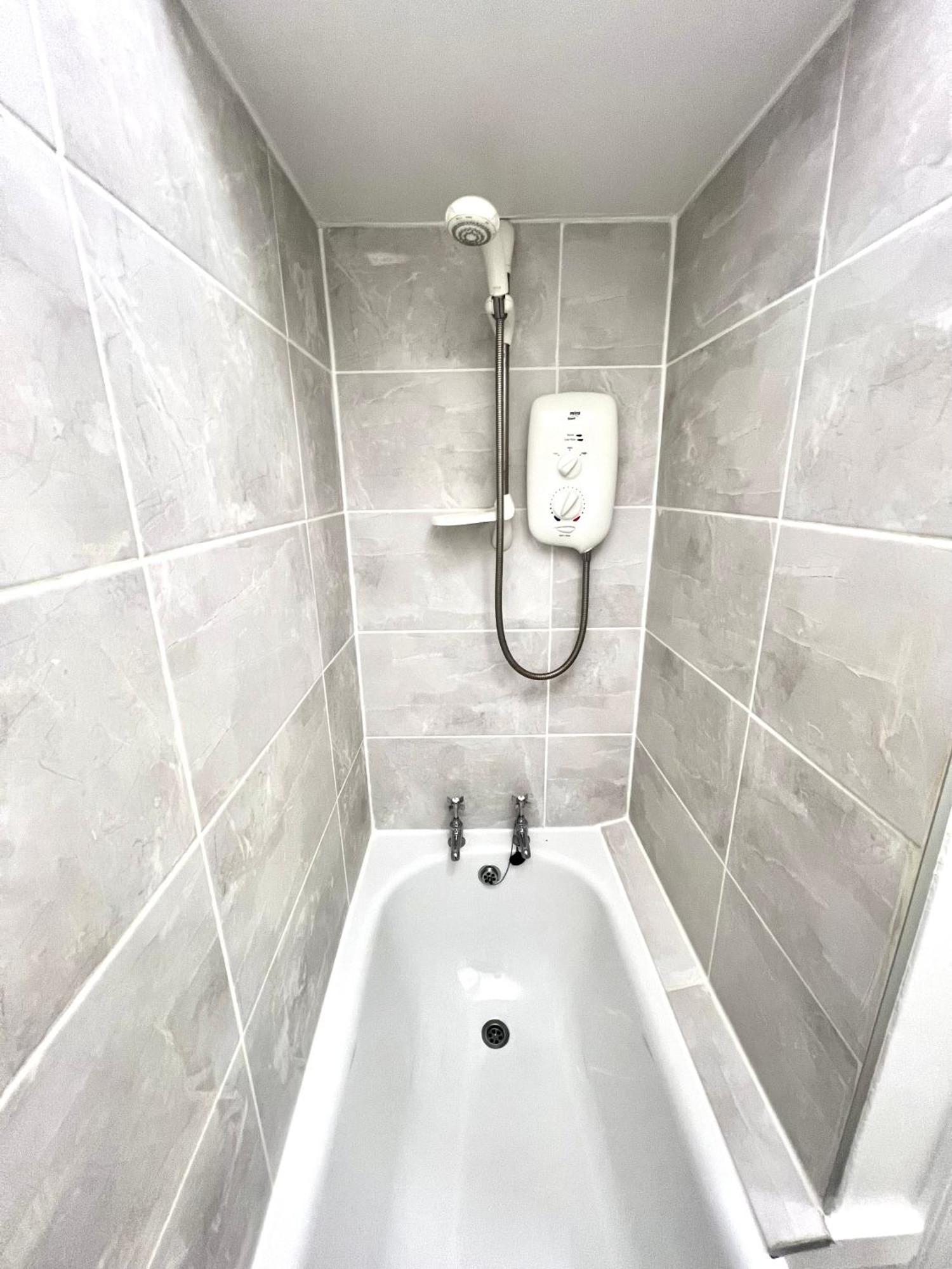 Bright Old Town City Centre Apartment Единбург Екстериор снимка