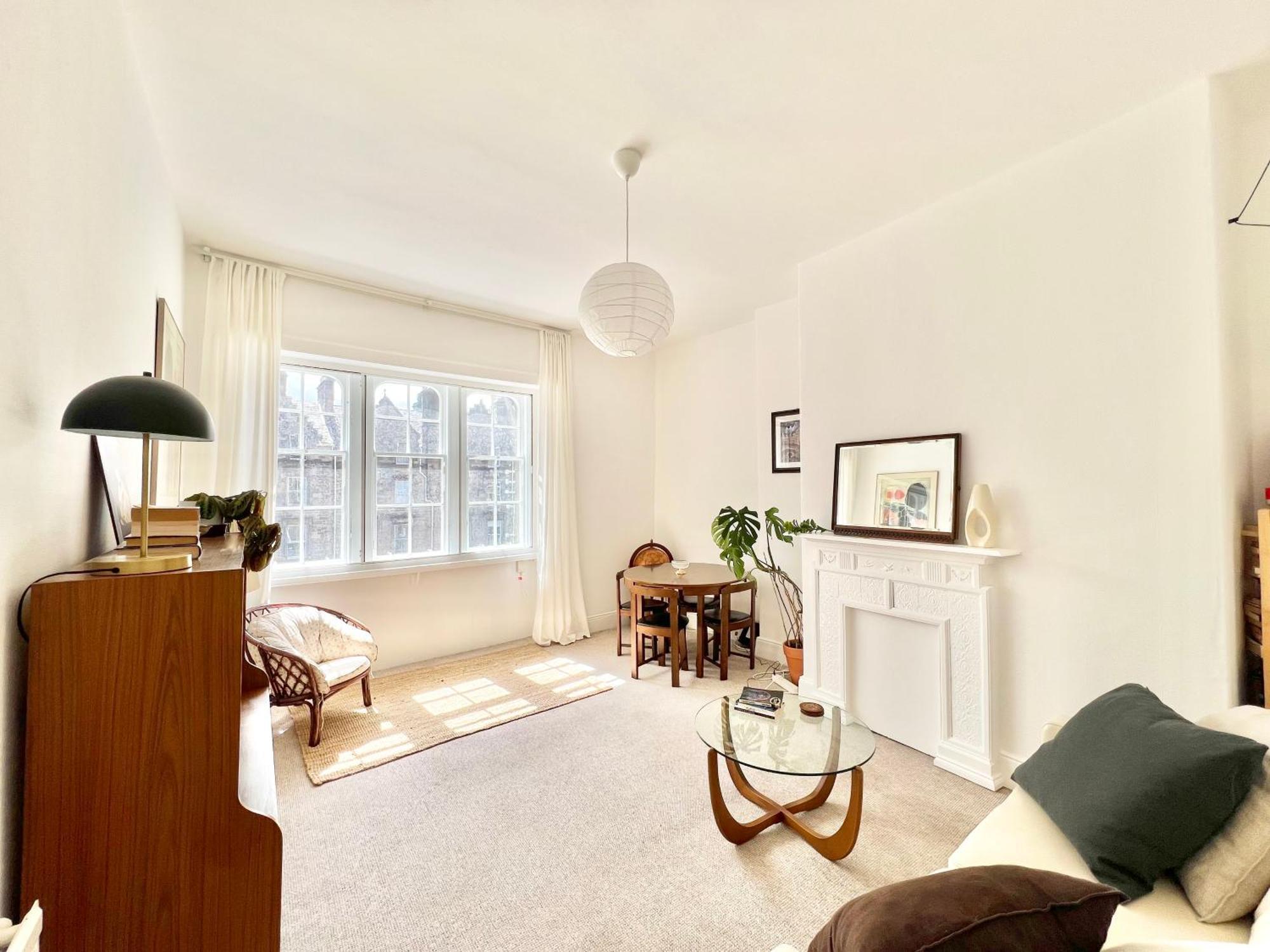 Bright Old Town City Centre Apartment Единбург Екстериор снимка