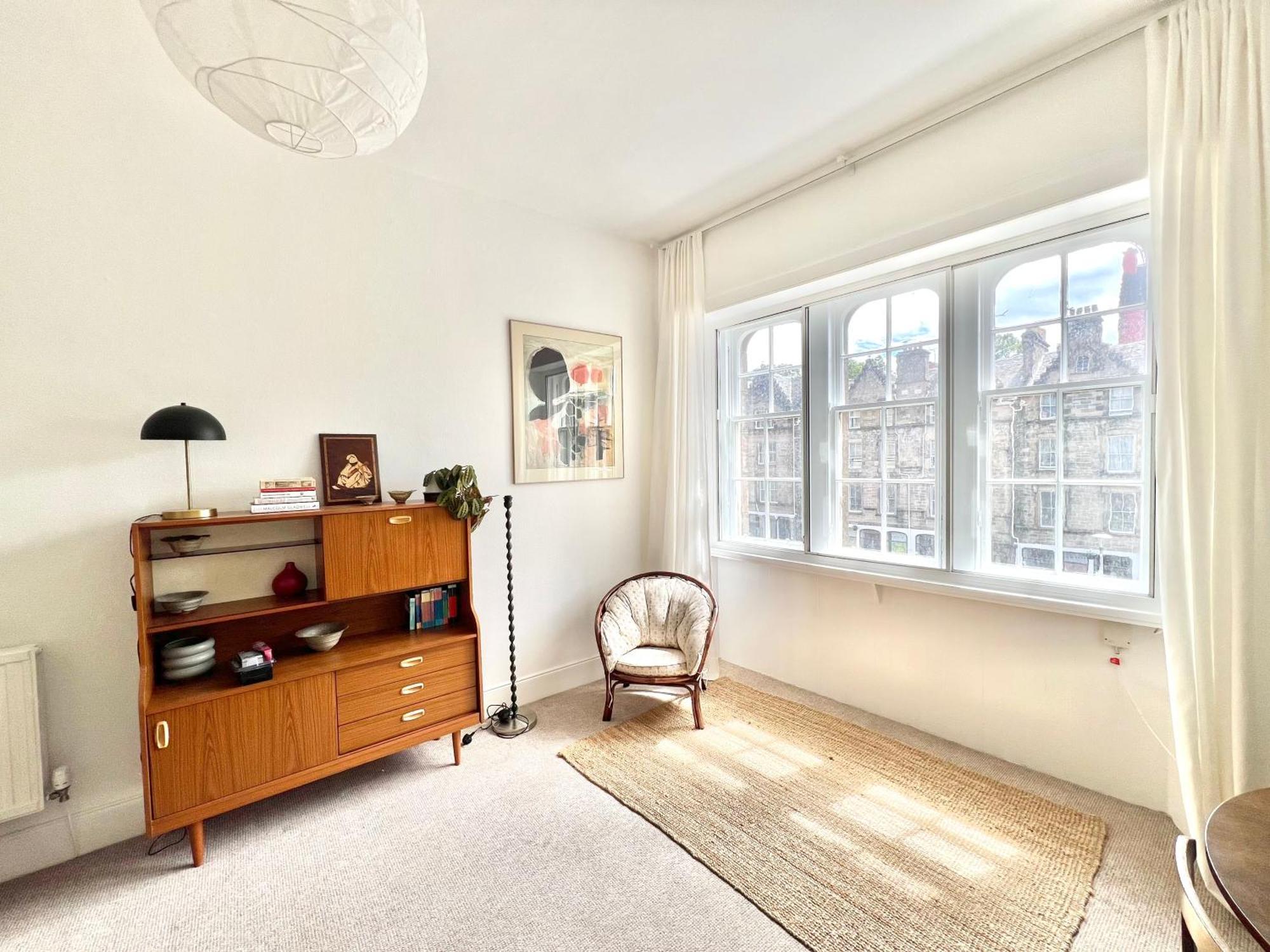 Bright Old Town City Centre Apartment Единбург Екстериор снимка