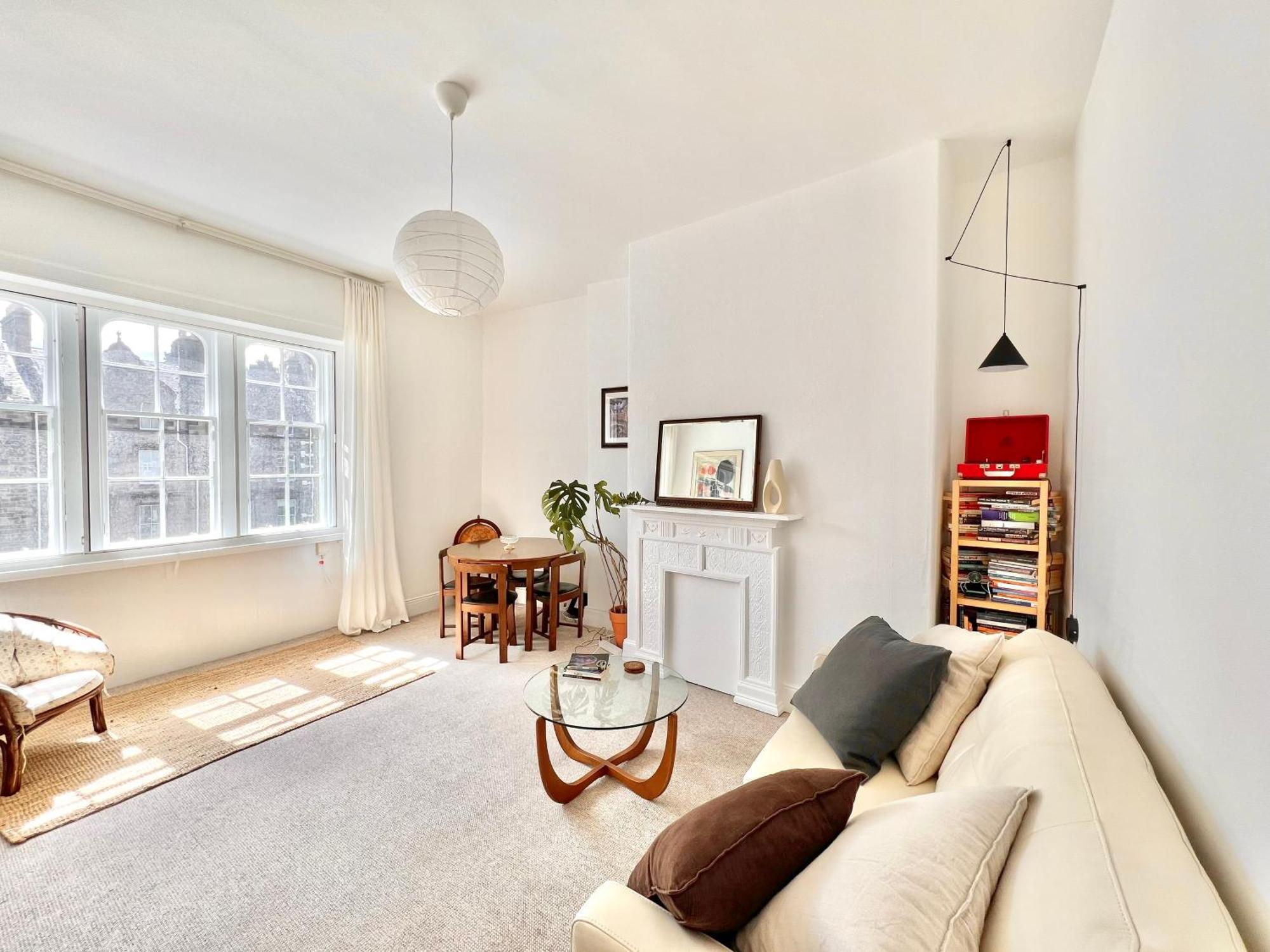 Bright Old Town City Centre Apartment Единбург Екстериор снимка